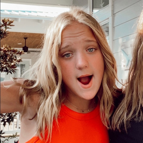 Meet your Posher, Clara - Picture 1 of 1